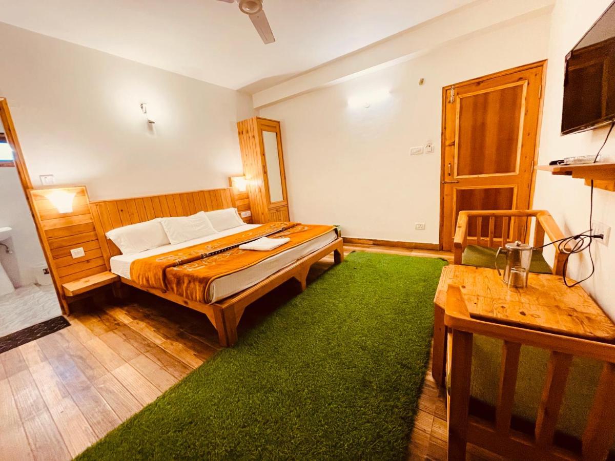 Wooib Hotels Manali  Bilik gambar